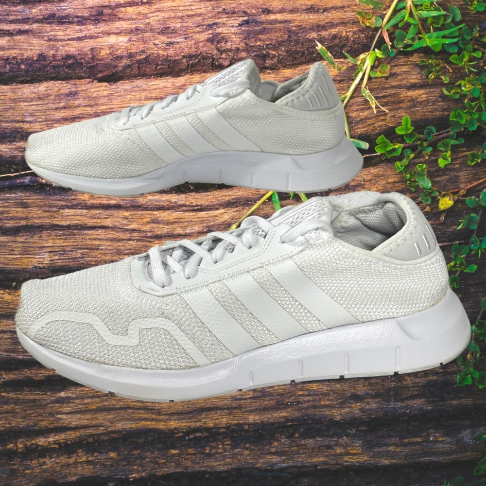 adidas Swit Run X Size 12M Originals Men's  Sneaker White FY2117